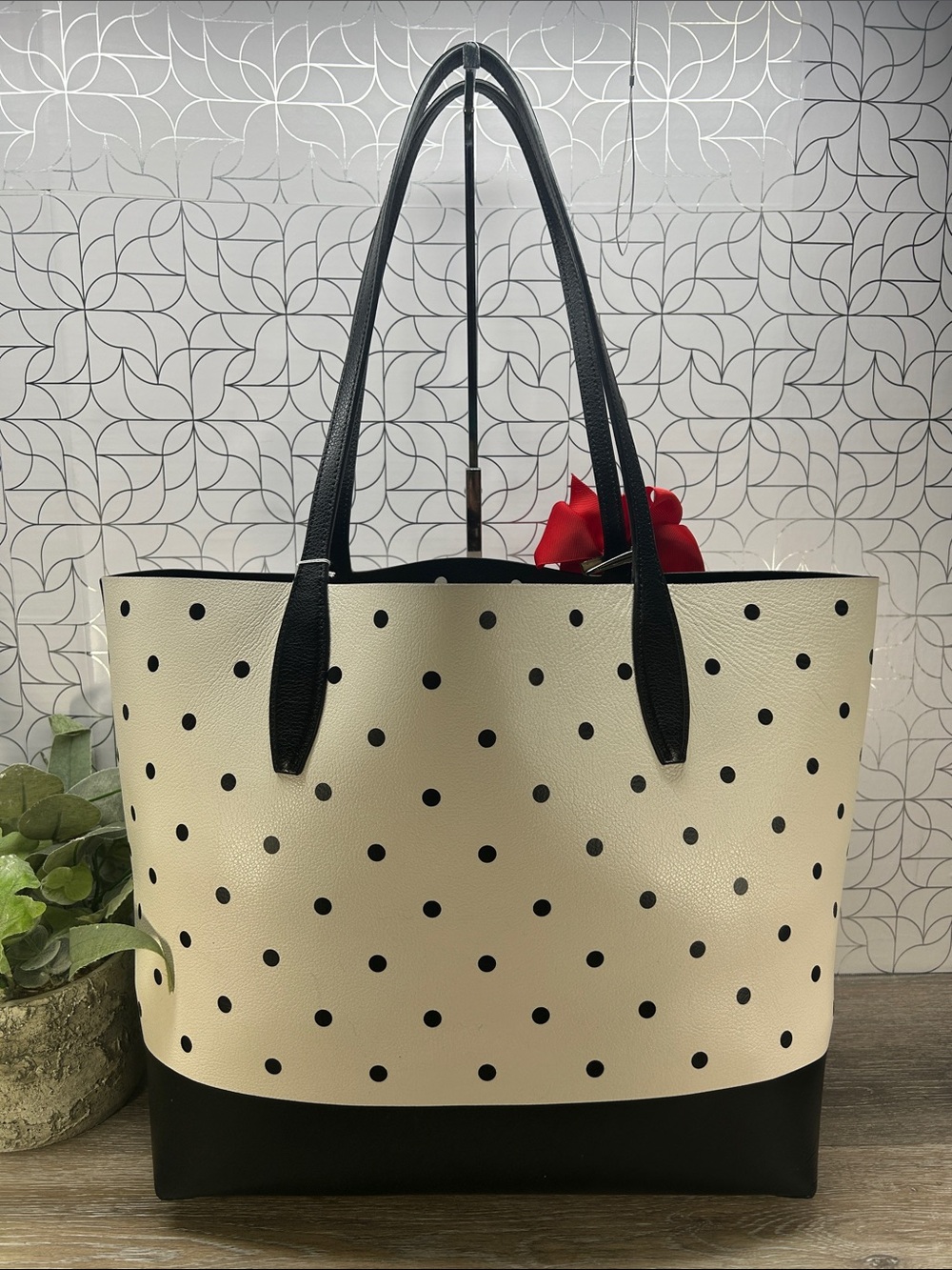 3285 Kate Spade Disney Minnie Mouse Polka Dot Tote Bag - Black & White 269133285 - Picture 2 of 15